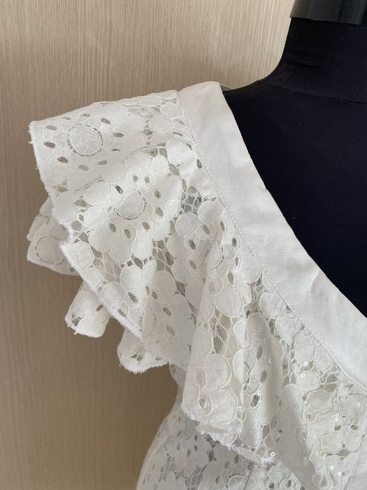 Rochie de seara din dantela alba