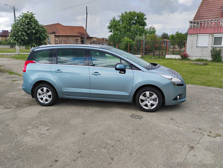 Peugeot 5008 2.0 HDI, 150 CP, E5, variante auto