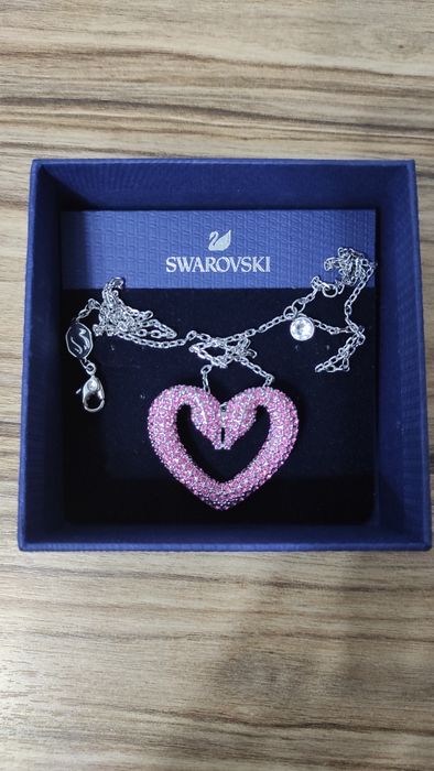 Продам Кулон Swarovski