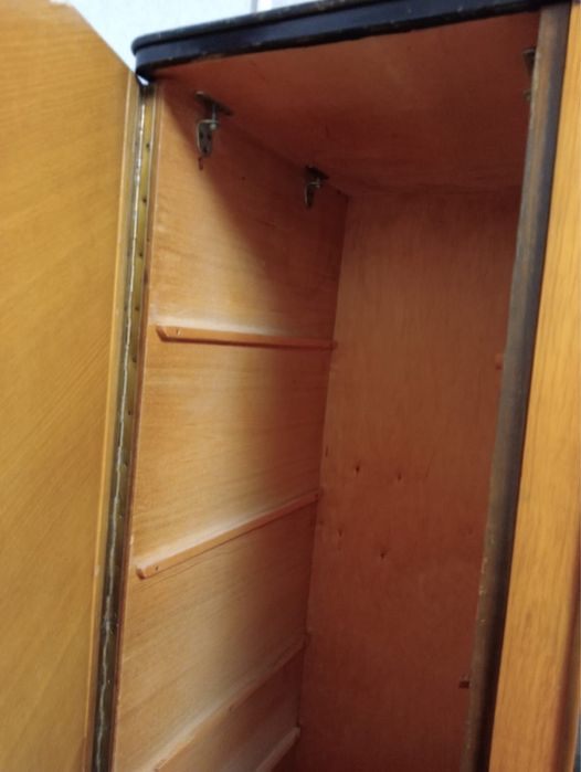 Продам деревянный шкаф