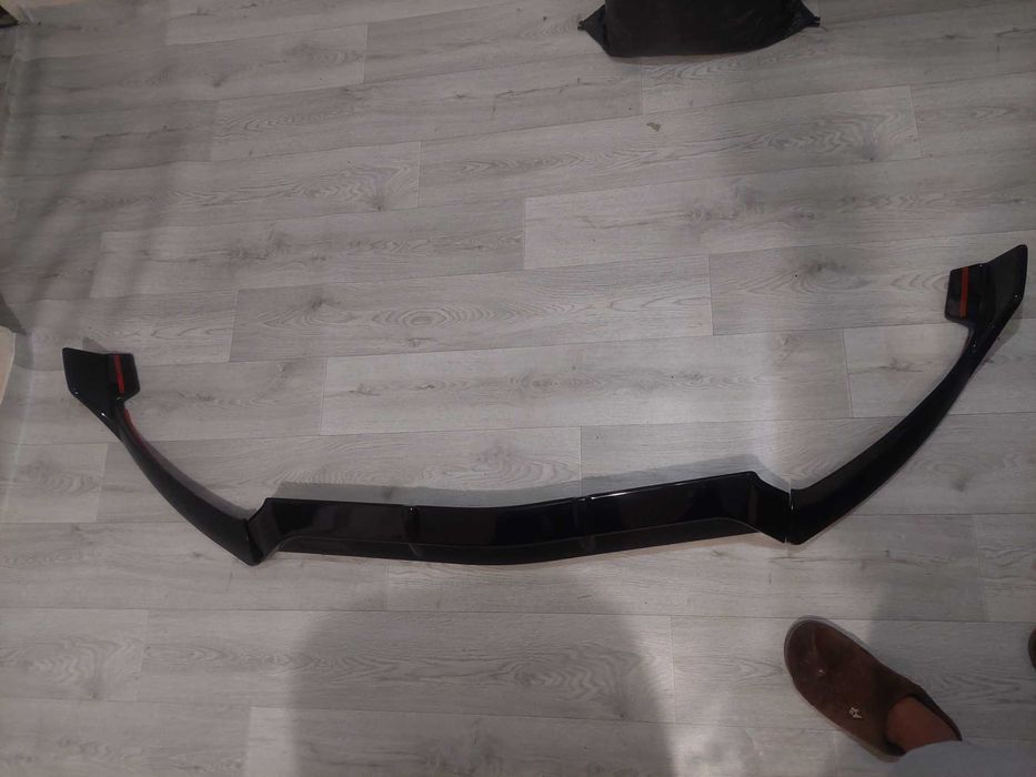 Продавам чисто нов преден лип споилер нож за Ауди а4 б8