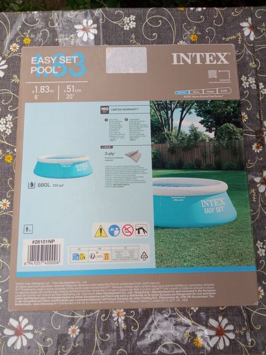 Бассейн     Intex