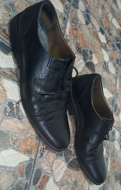 Pantofi barbati piele naturala marcaLasocki masura44-45 stare perfecta