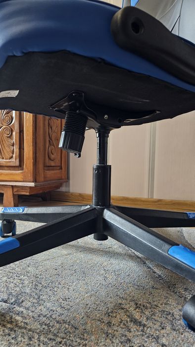 Геймърски стол на VOJENS