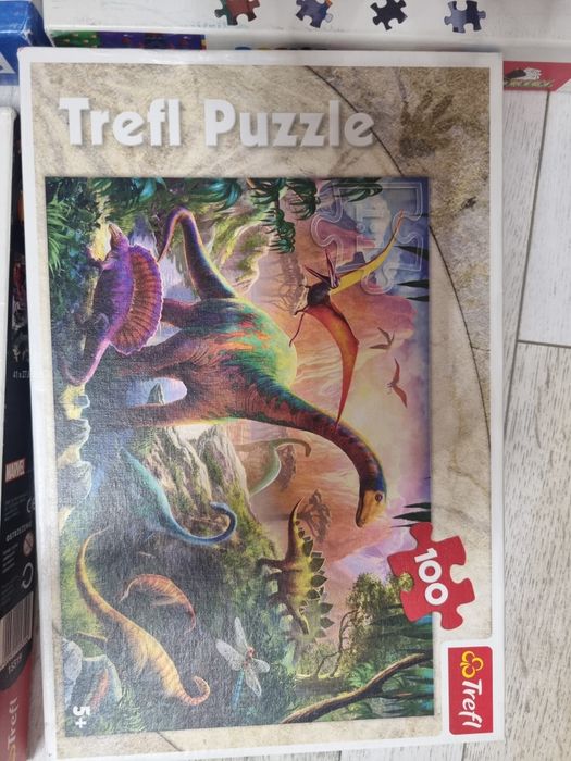 Vand 4 puzzle -uri Spiderman,  Dinozauri, Prâslea si Capra cu 3 iezi
