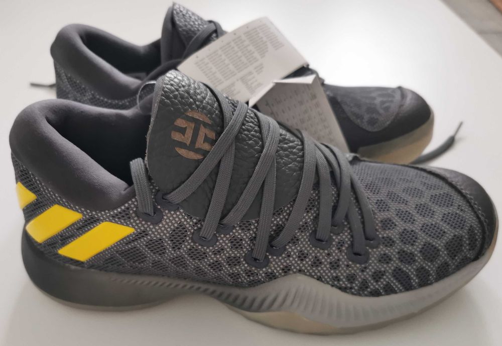 Adidas baschetJames Harden B/E marimea 38 noi cu eticheta