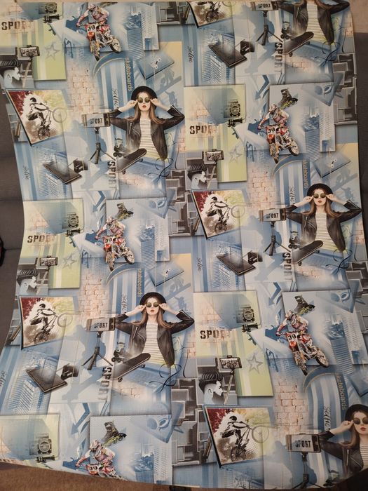 Продам новые обои.