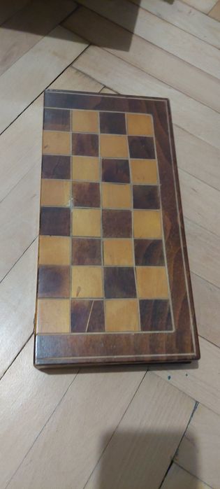 Lot 3 jocuri clasice de societate: Remi Mediaș (piese piatră) + Table + Șah lemn