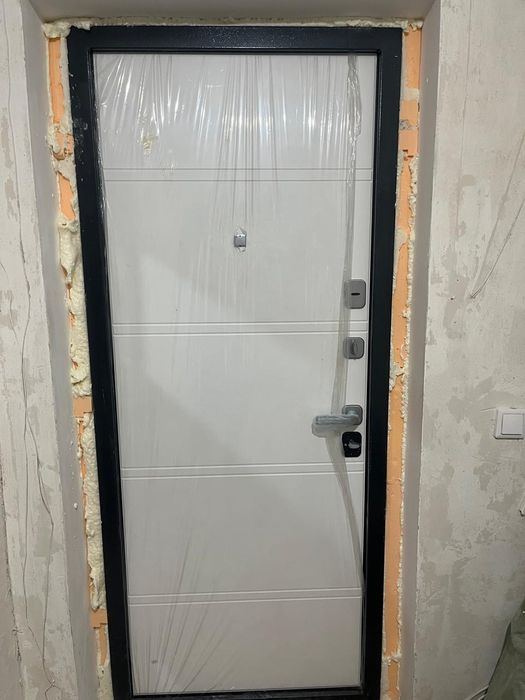 Входная дверь новая