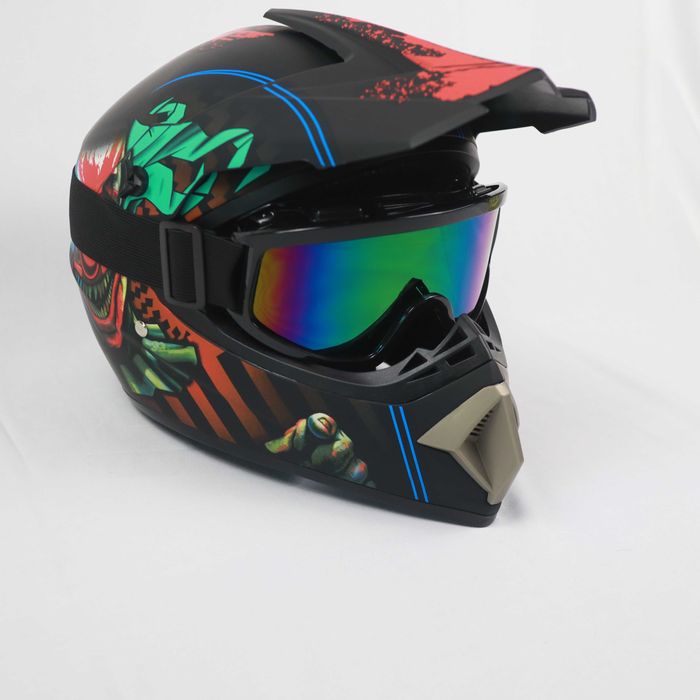 Каска подходяща за мотокрос , планински велосипед , ел. тротинетка