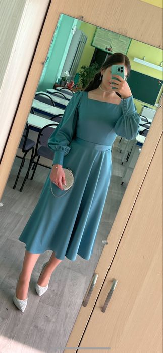 Женское платье бирюзовое