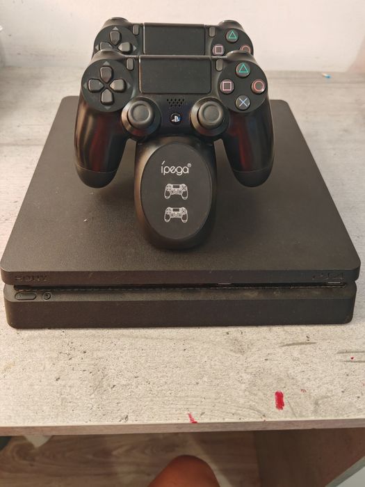 PS4 500 gb + 10 jocuri – GATA DE JOC!
