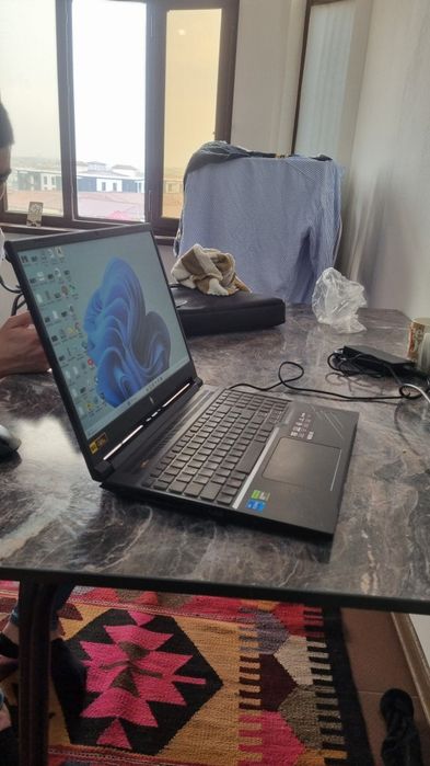 Acer Nitro V16 kuchli gaming va ish uchun noutbuk sotiladi. Holati dey