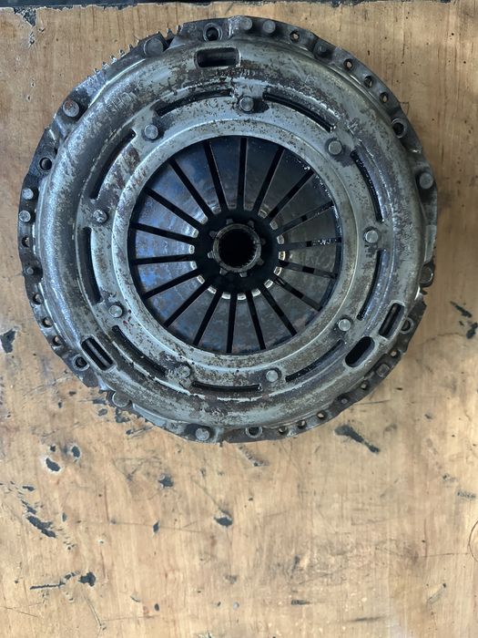 Комплект съединител  с демпферен маховик за VW Touran 1.9dti 105hp