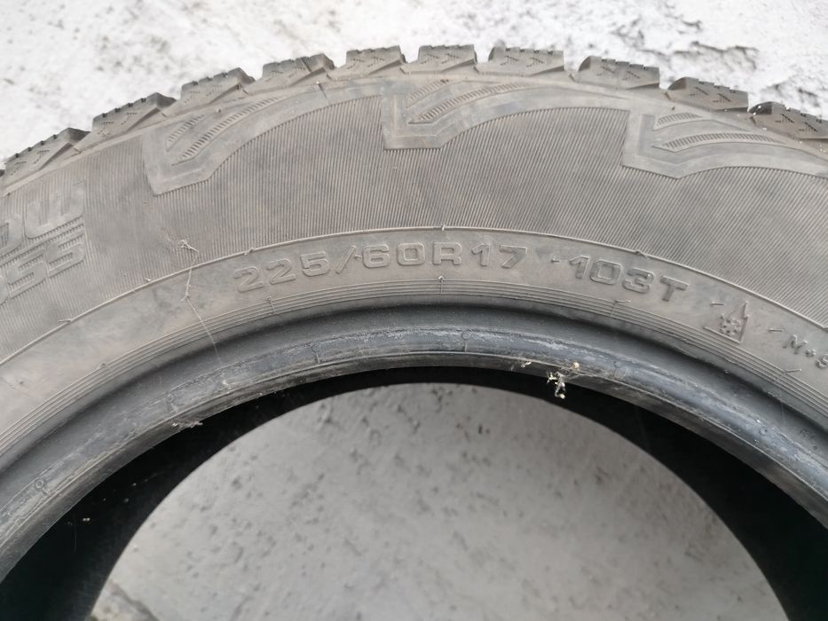 Продам шины  225/60/17
