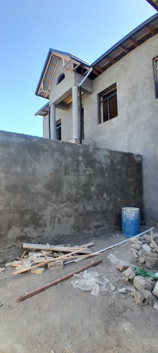 Uchastuchaska 2.4 sotik sotiladi 2 etaj padval borsuv gaz elektr xamma