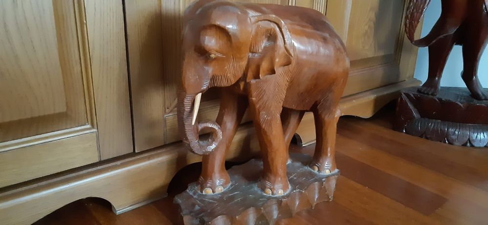 Elefant din lemn scluptat manual, Vintage