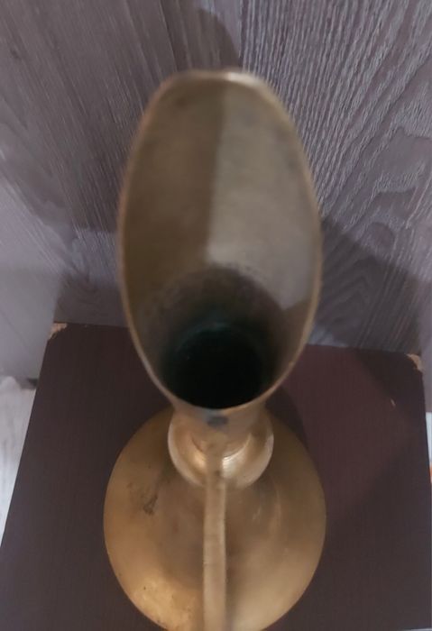 Кувшин из латуни.