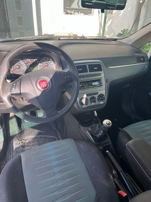 Fiat Punto 1.4 benzină – 2009 – 146.000 km
