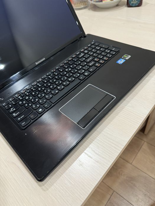 Продам ноутбук lenova g780 i7 3520m 8 gb
