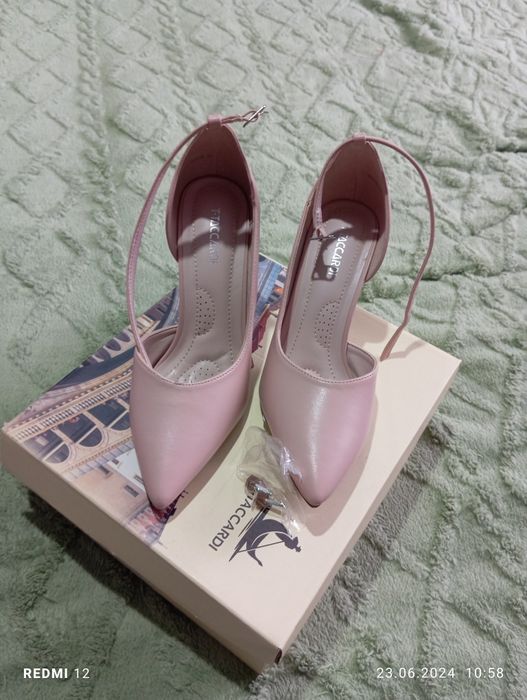 Продам..туфли37р