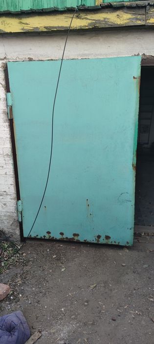 Железные гаражные ворота