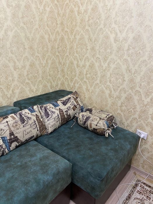 Продам угловой диван двухспальный