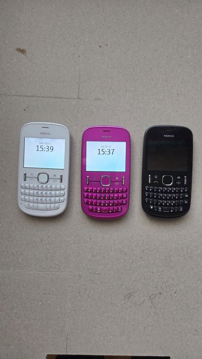 Telefon cu butoane Nokia (citiți descrierea)