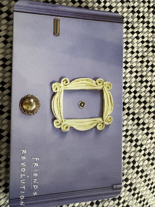 Сенки за очи - REVOLUTION