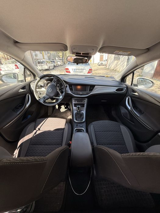 Opel Astra 1.5 diesel, an 2021