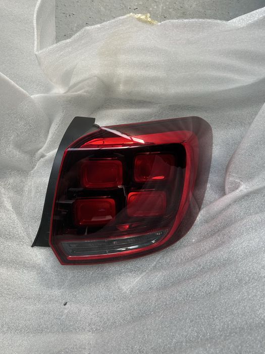 Lampă dreapta spate sandero 2
