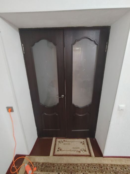 Есік бөлме арасы