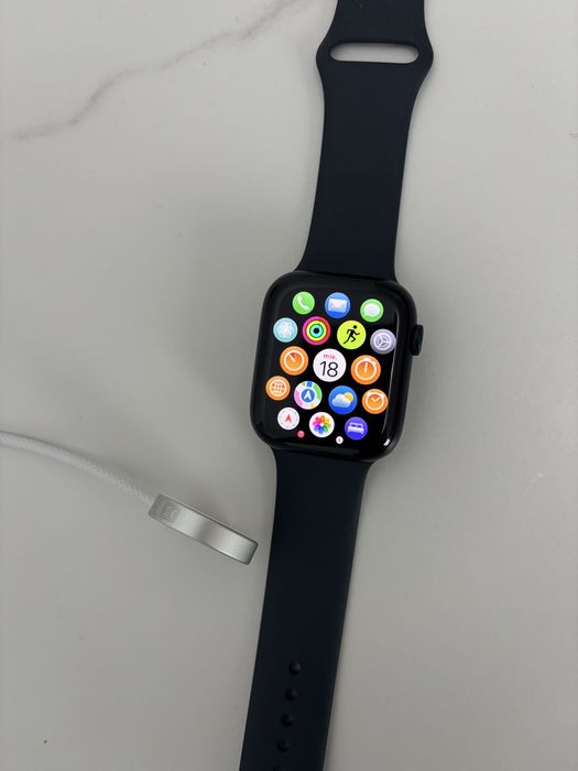 Ceas apple 9, este ca nou! 1200 ron