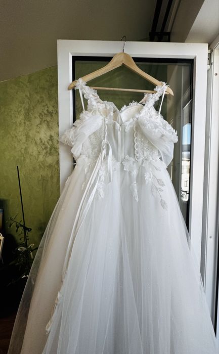 Vand rochie de mireasa