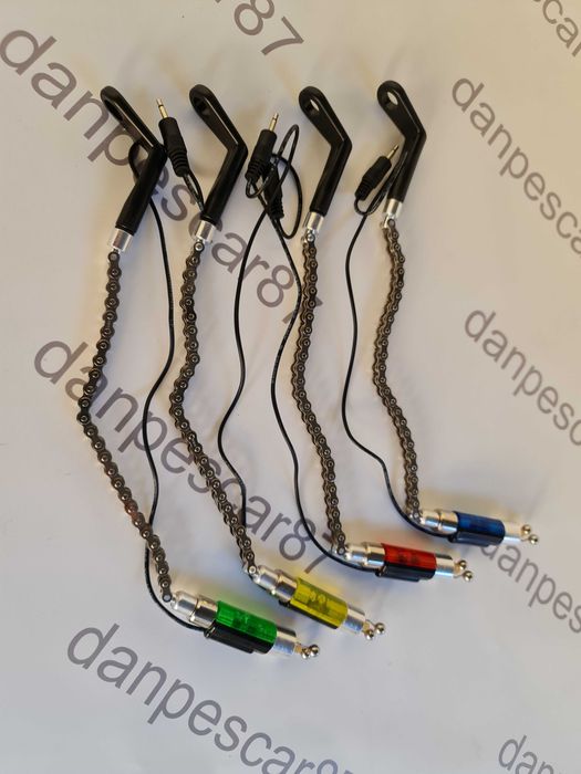 SET 4 Hangere (Swingere) cu lanț din oțel SW18B cu iluminare