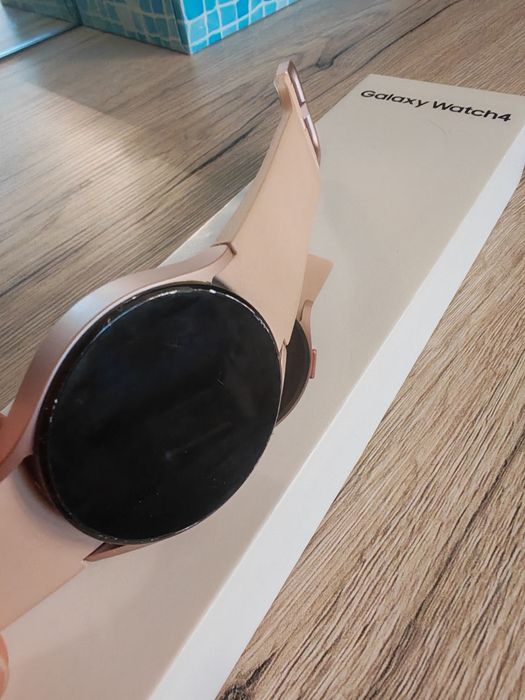 Смарт часовник Galaxy Watch 4
