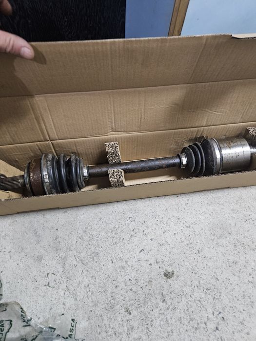 Полуоска за Honda crv 2  2.2 140ks