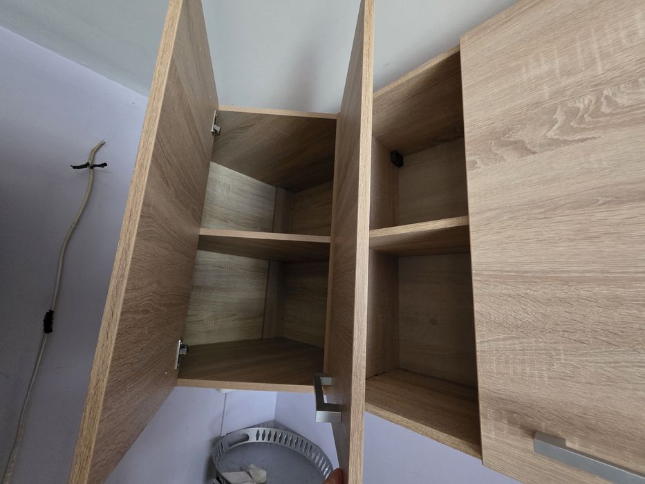 Кухня с вградена печка с фурна