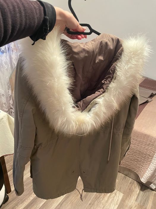 Geaca Bershka cu glugă