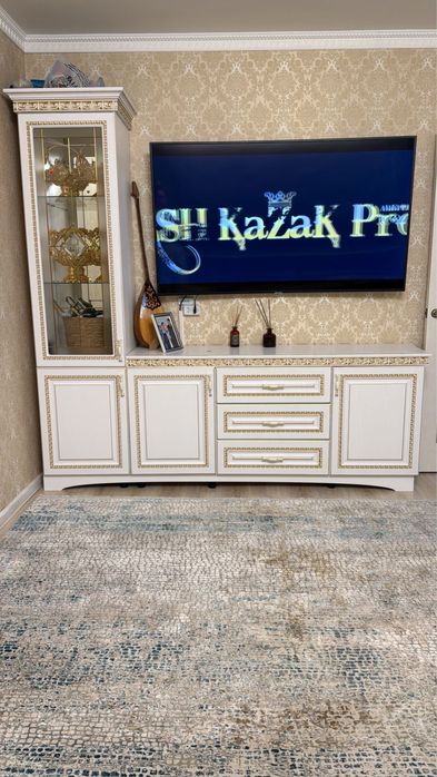 Продам диван+сервант