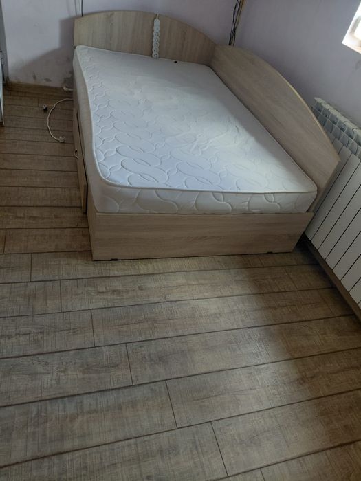 Vand 2 paturi de o persoana cu tot cu saltele