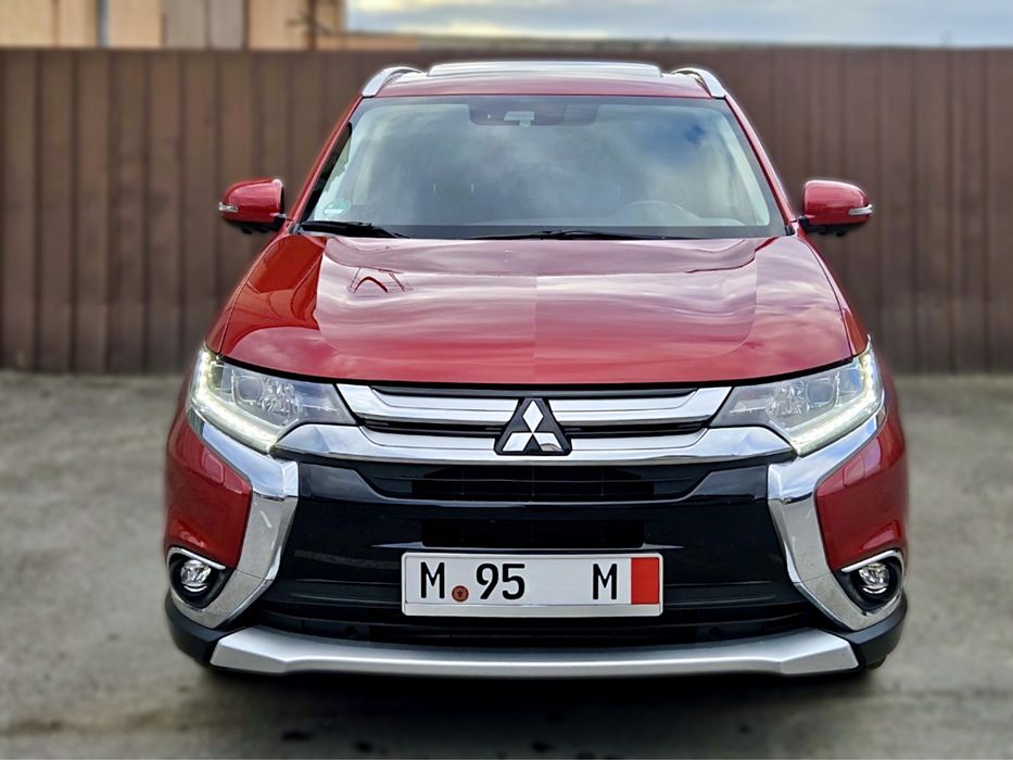 Mitsubishi Outlander~7 Locuri~4x4~Automat~Instyle~Full Extra~Visiniu Metalizat