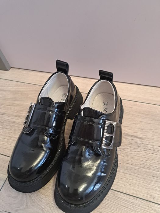 Продам туфли/ботиночки для девочек