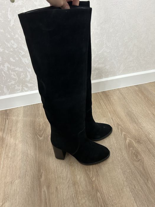 Продам замшевые сапоги 37 размер