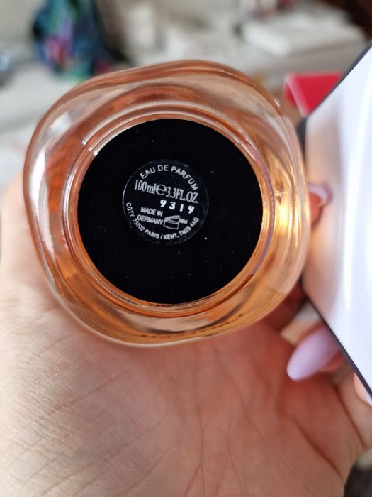 Продам духи новые оригинал