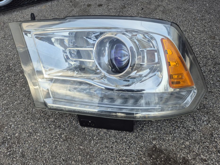 Ляв фар Dodge Ram фарове Додж Рам