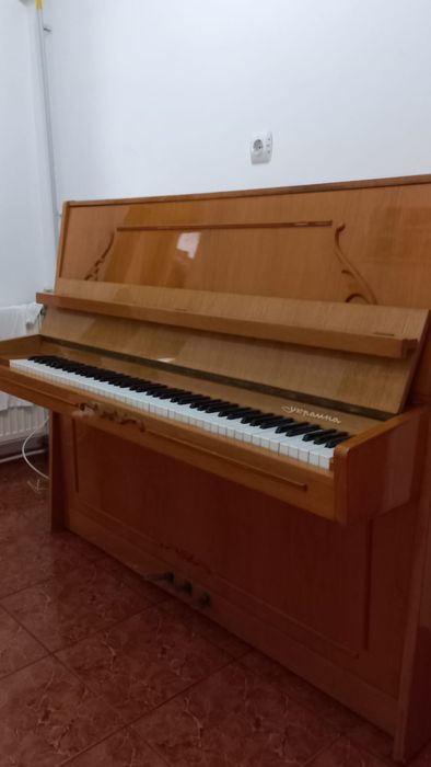 Pianină marca Ucraina