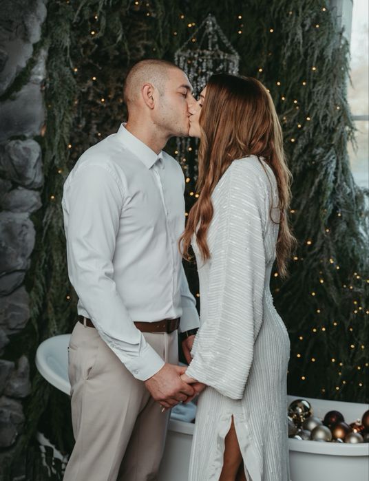 Бяла рокля с пайети Bik bok