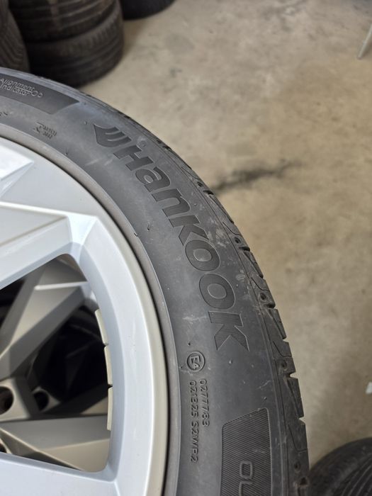 2 Броя 235/50/19 Hankook 5,9mm