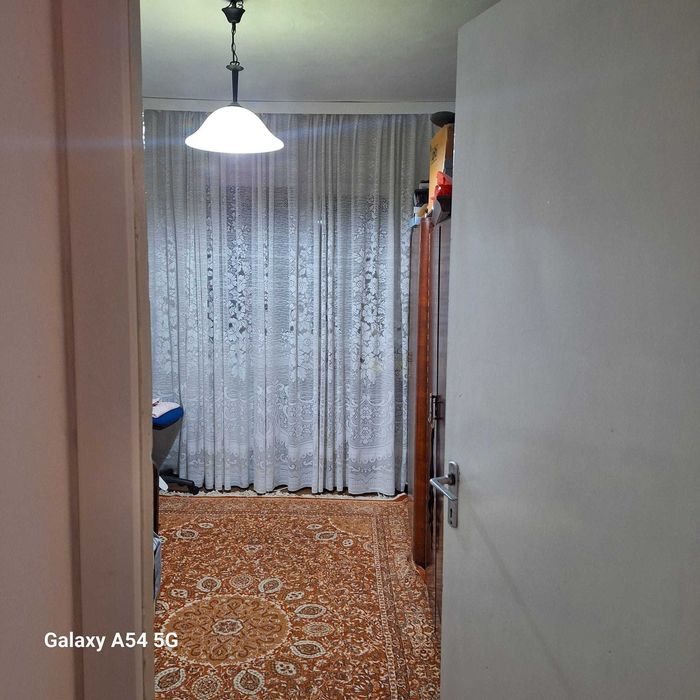 Vanzare apartament 3 camere, zona Alunis